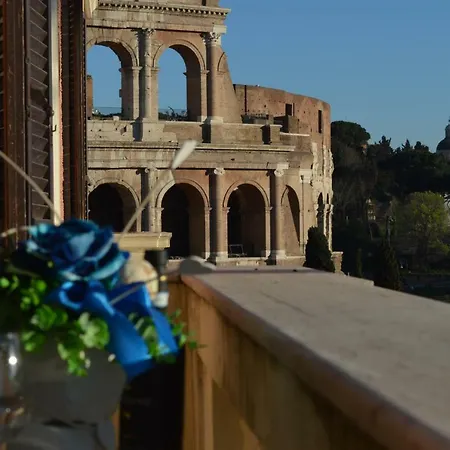 Apartment Balcony Colosseum View *